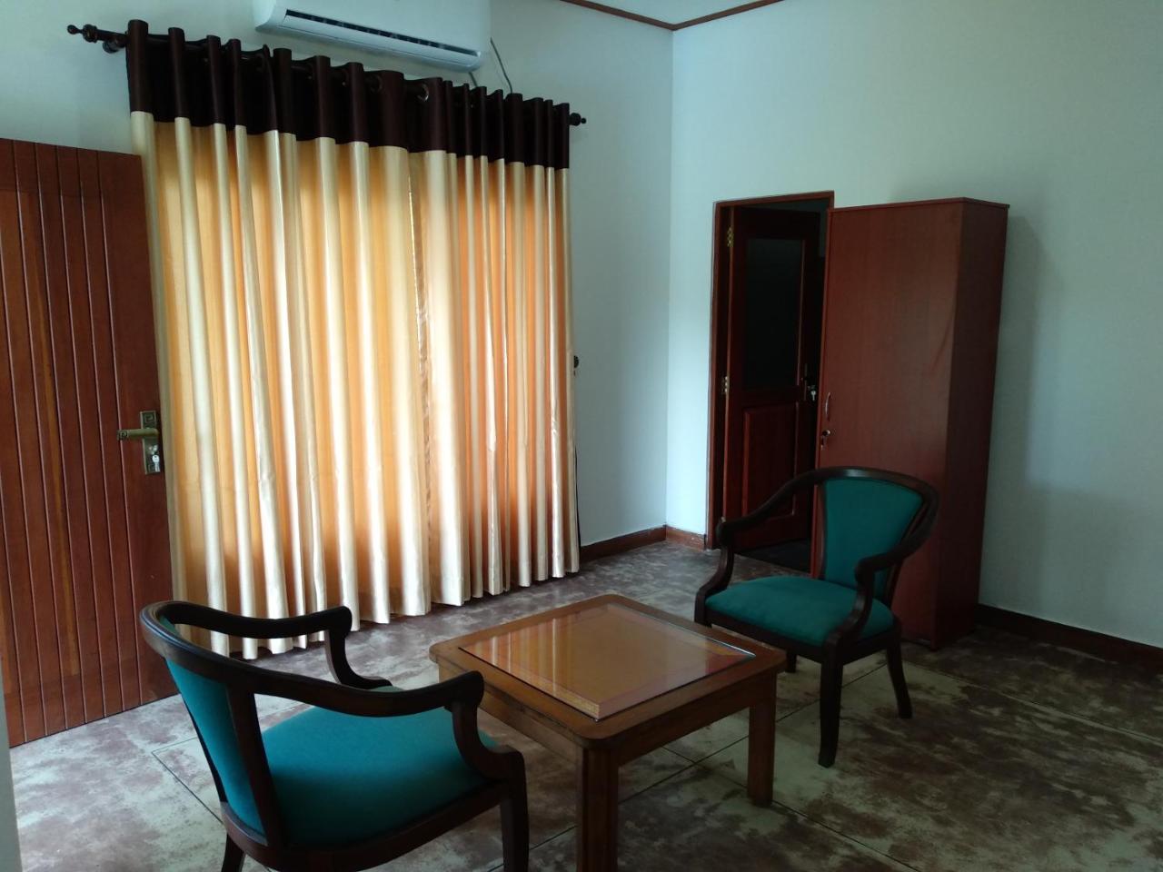 Ocean Gate Negombo Bed and Breakfast Buitenkant foto